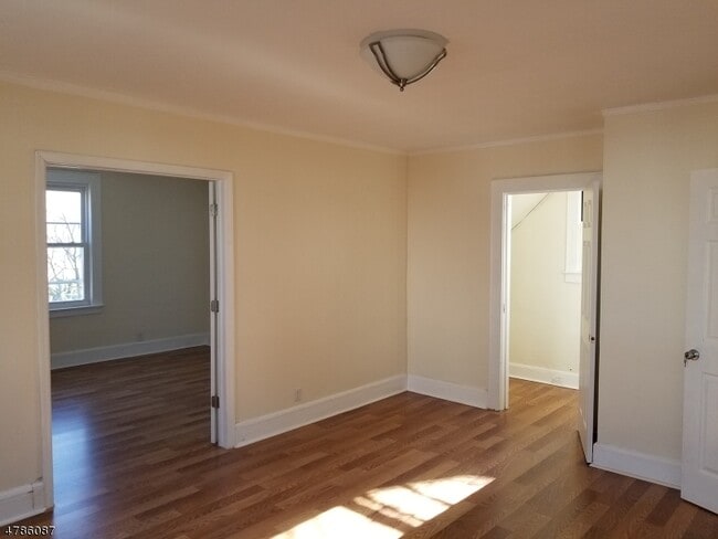 Building Photo - 11 Lewis St