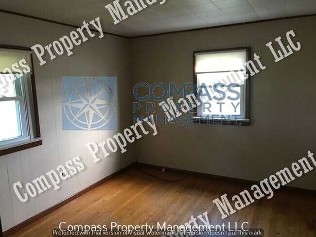 Building Photo - $1,295 - 3 Bed, 1 Bath Apartment - Paradise
