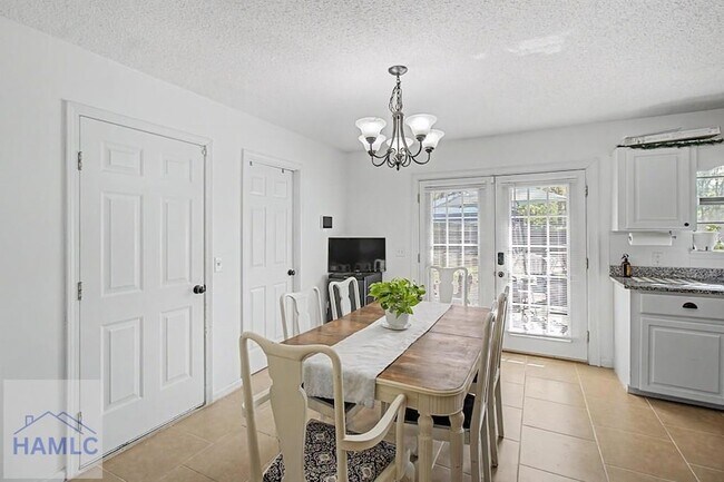 Building Photo - 219 Kevin Rd