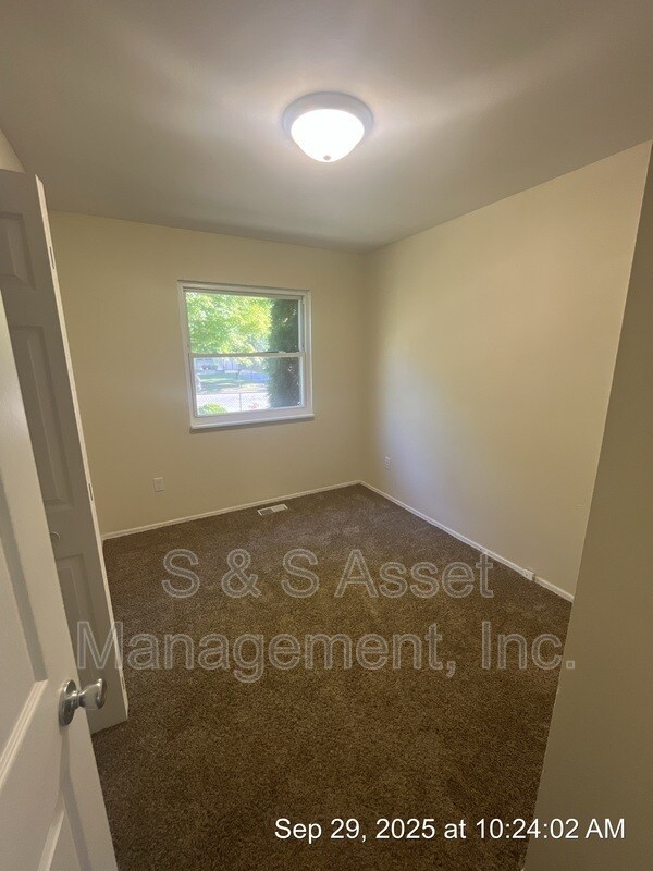 Building Photo - 3625 Coachlight Common St