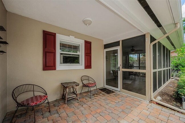 Building Photo - 253 Park Cir S