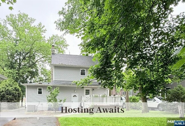 Building Photo - 727 Ackerman Ave