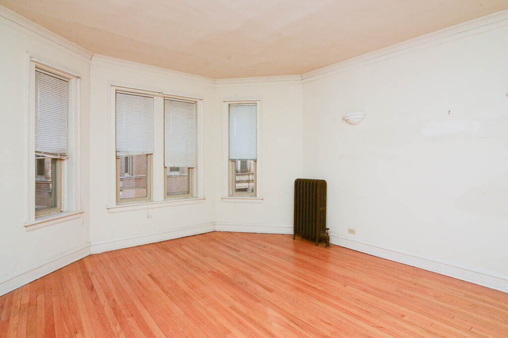 Building Photo - 4327 N Paulina St