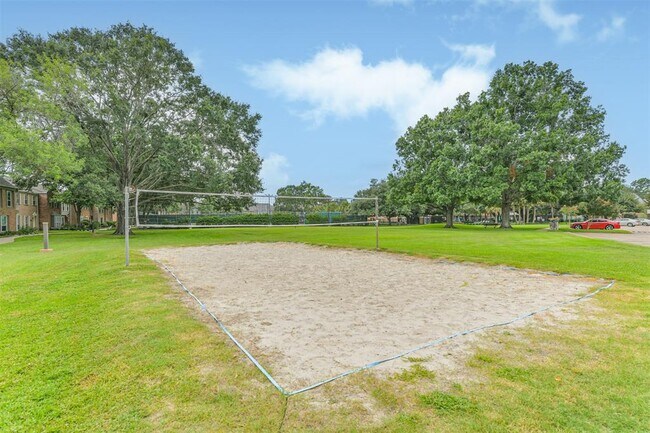 Building Photo - 1352 Country Pl Dr