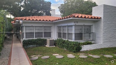 Building Photo - 620 SW 6th Ave