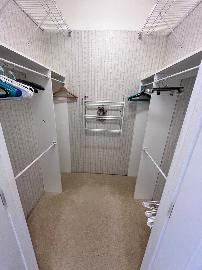 Building Photo - Beautiful rental located in the highly sou...