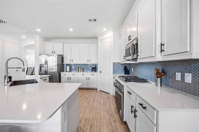 Building Photo - 23563 Red Juniper Ln