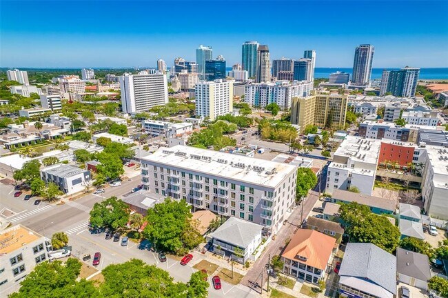 Building Photo - 644 3rd Ave S