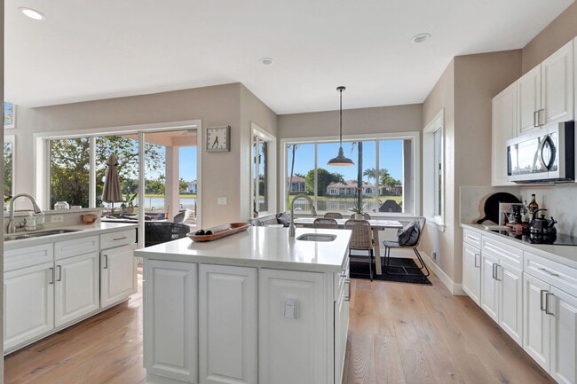 Building Photo - 11615 Paradise Cove Ln