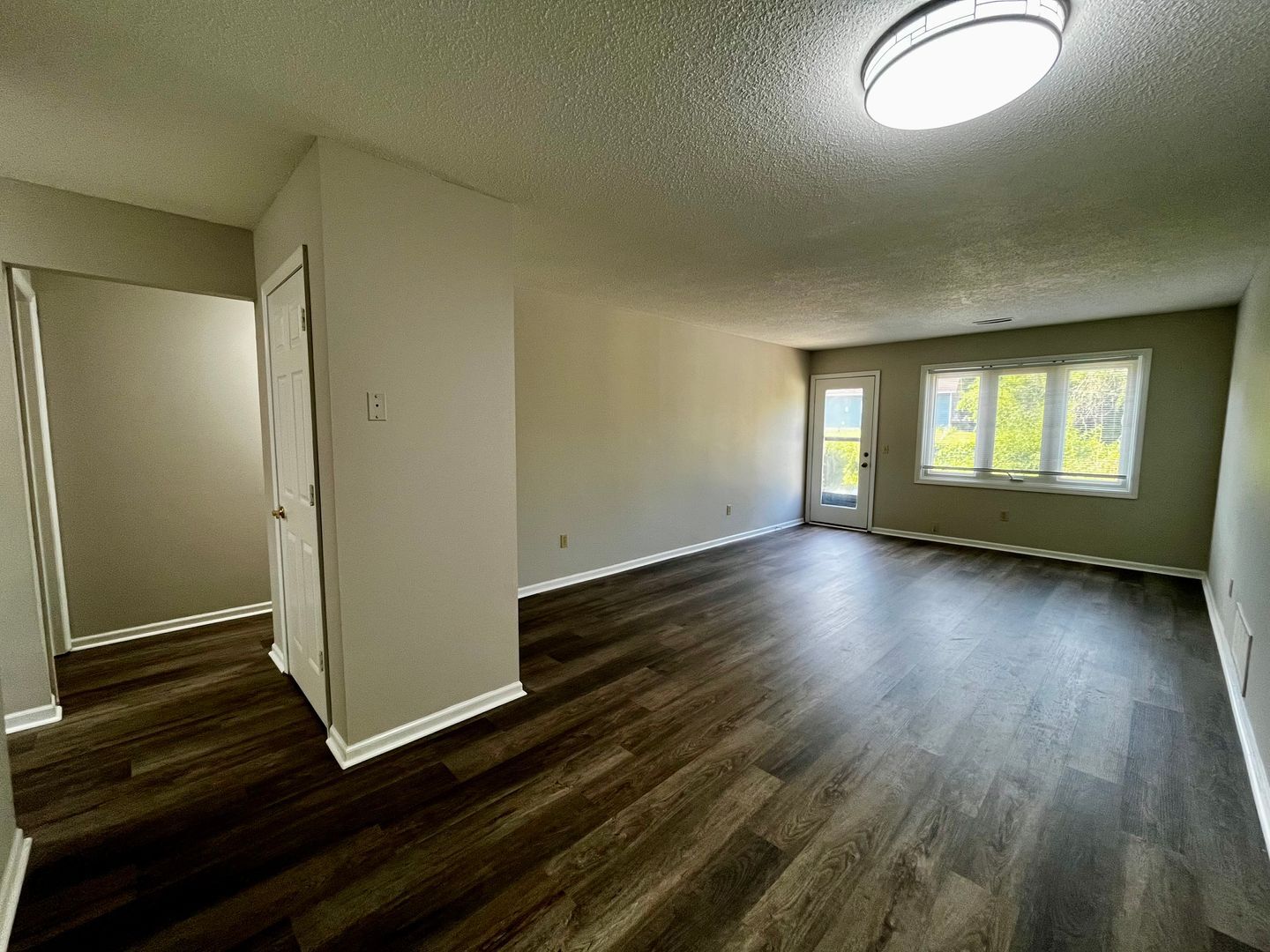 Building Photo - 812 Villa Park Ct