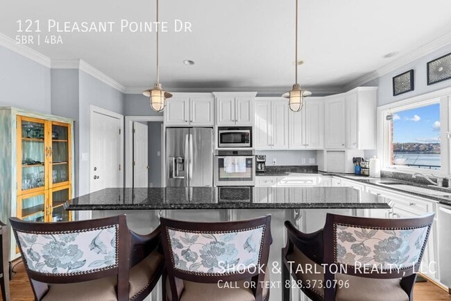 Building Photo - 121 Pleasant Point Dr