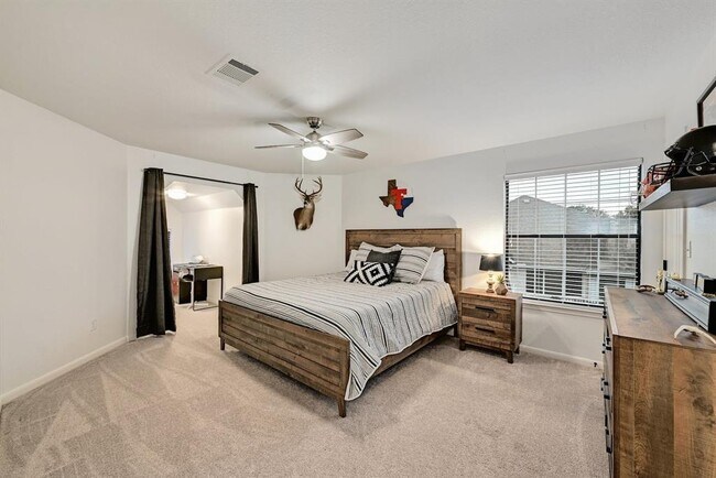 Building Photo - 104 Hazeltine Dr
