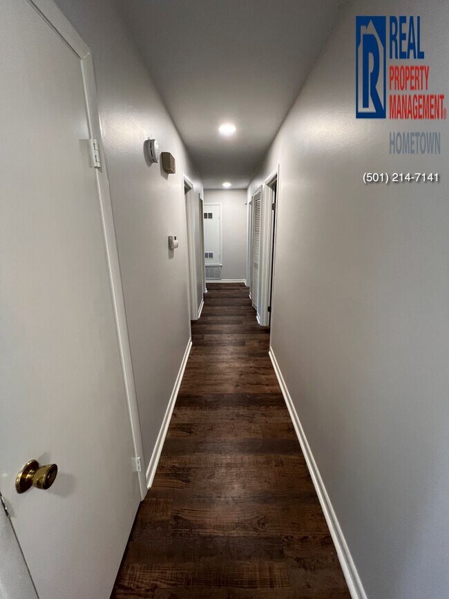 Building Photo - 1714 Biscayne Dr