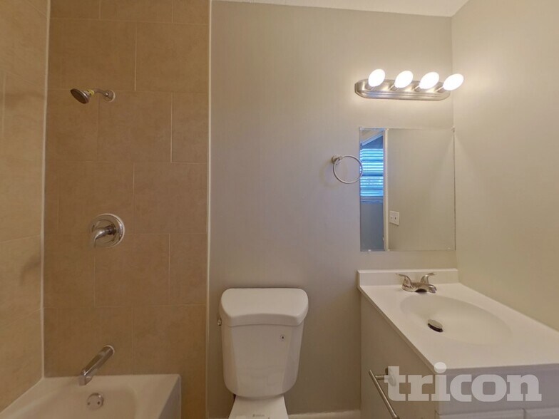 Building Photo - 2147 66th Ave S