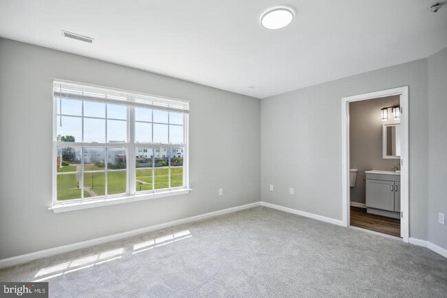 Building Photo - 7135 Ladd Cir