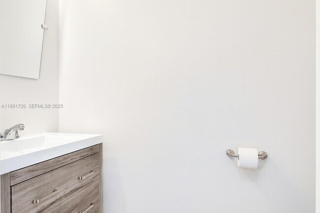 Building Photo - 214 La Costa Ct