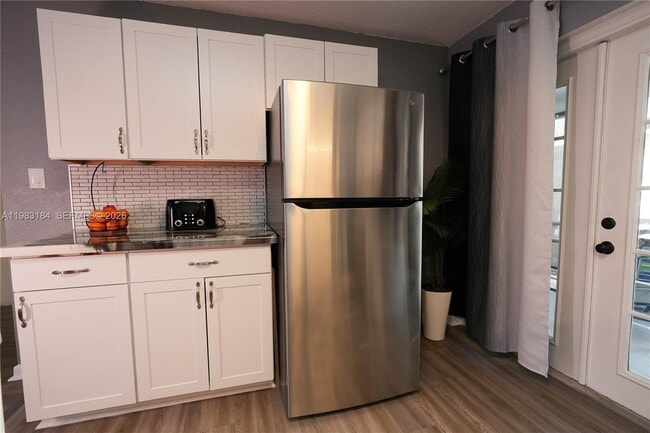 Building Photo - 742 Granada St