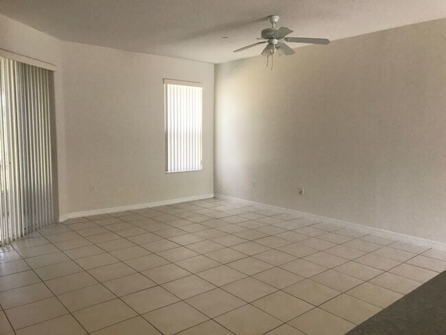 Building Photo - "Charming 3-Bedroomt with 2 Full Baths in Kissimmee – Your Spacious 1,839 Sq Ft Sanctuary Awaits!...