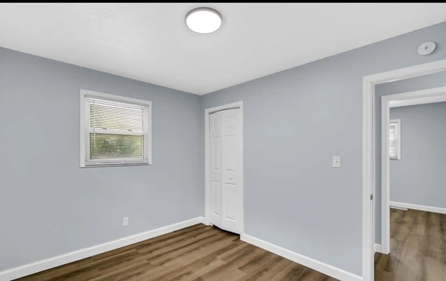 Building Photo - 3106 N Harding St