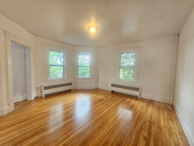 Building Photo - 436 Waverley Oaks Rd