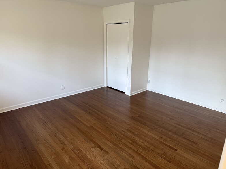 Building Photo - 1614 Woodrow Ave