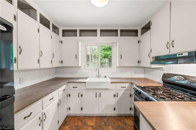 Building Photo - 3 Bedroom Ardmore Home- Pets Welcome-Flexible Lease Lengths Available