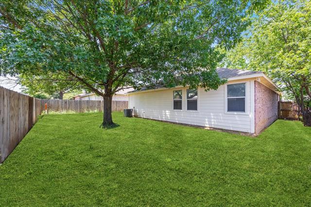 Building Photo - 3933 Parkhaven Dr