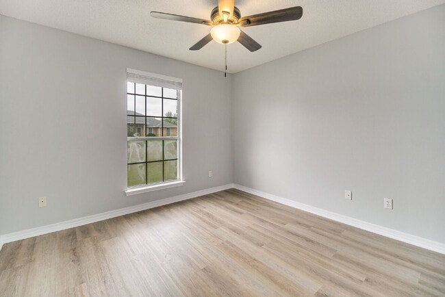 Building Photo - Beautiful property in highly desirable Lilian Woods Subdivision!