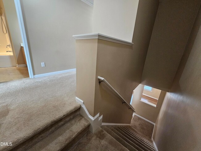 Building Photo - 30 Reunion Ct