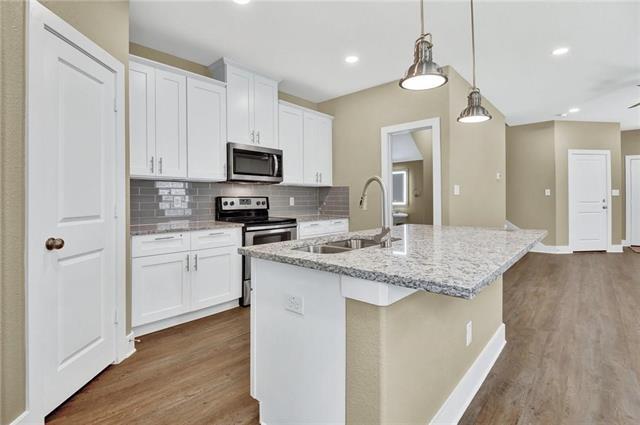 Building Photo - 300 Woodgrove Dr