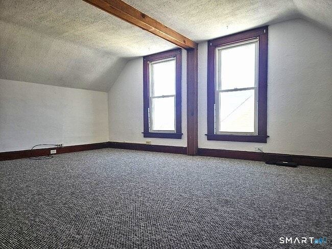 Building Photo - 21 Sigourney St