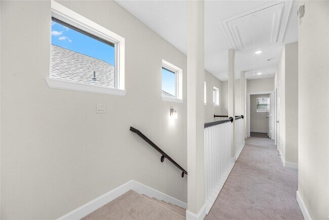Building Photo - 11908 Briarwood Hill Way