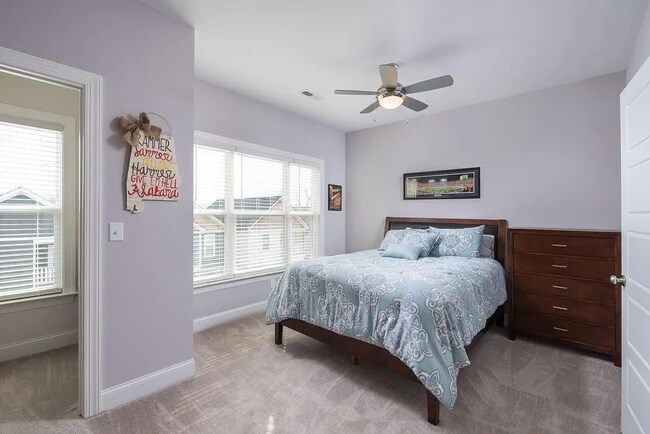 Building Photo - 1429 Park Ave