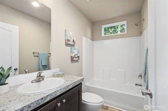 Building Photo - 39001 Shoreview Dr NE