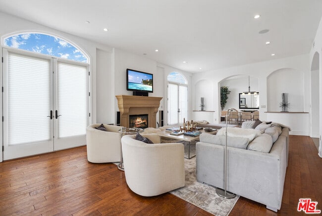 Building Photo - 420 S Hamel Rd