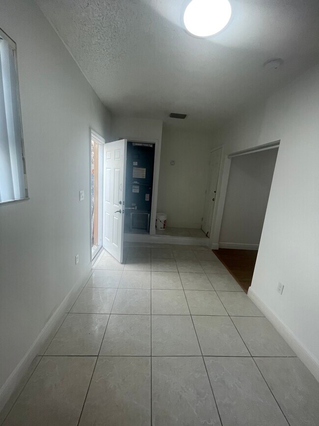 Building Photo - 14332 SW 48th Ln