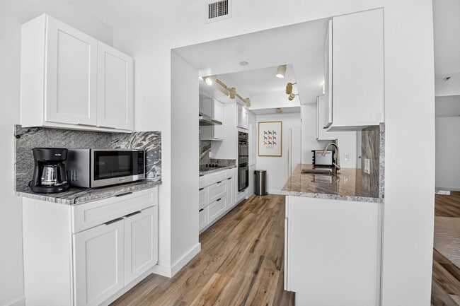 Building Photo - 4000 N Ocean Dr