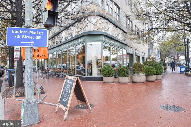 Building Photo - 501 Seward Square SE