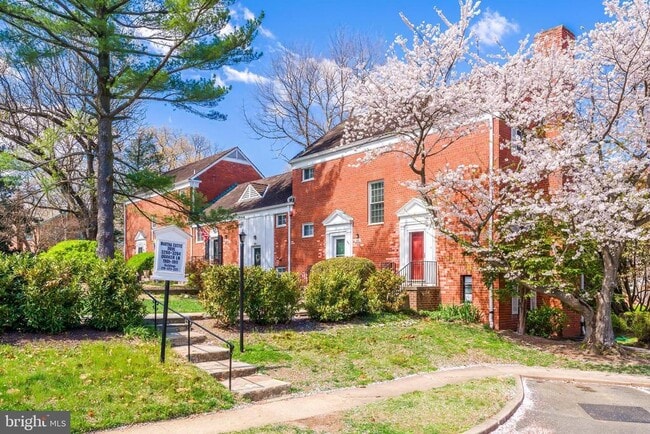 Building Photo - 3282 Martha Custis Dr