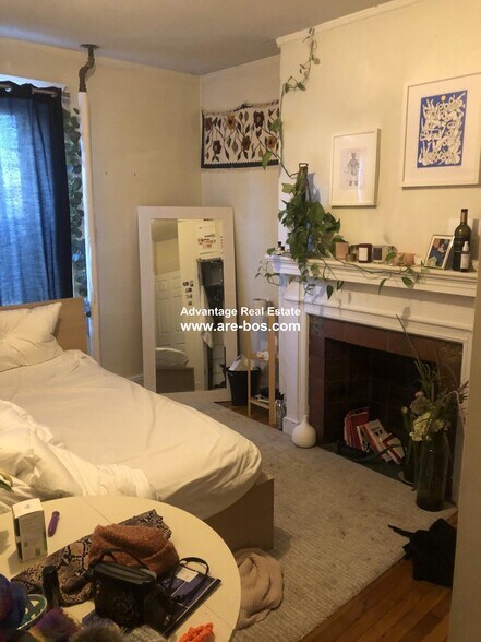 Building Photo - 62 Egmont St