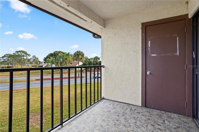 Building Photo - 6062 Willowpointe Cir