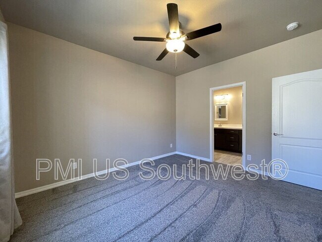 Building Photo - 2265 E Robby