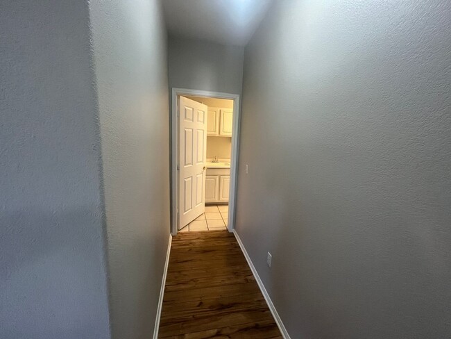 Building Photo - Guard Gated 2 Bedroom Condo - Red Hills in...