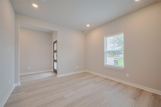 Building Photo - 6306 Brahman Ct
