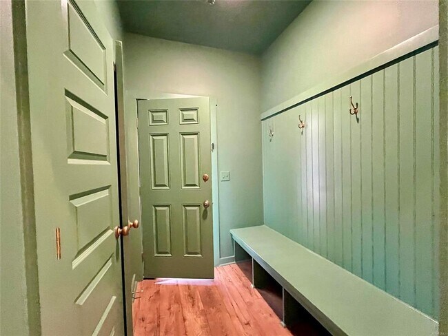 Building Photo - 876 Hedgefield Way