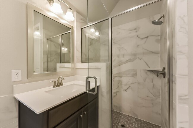 Building Photo - 21825 Enchanted Rock Dr N