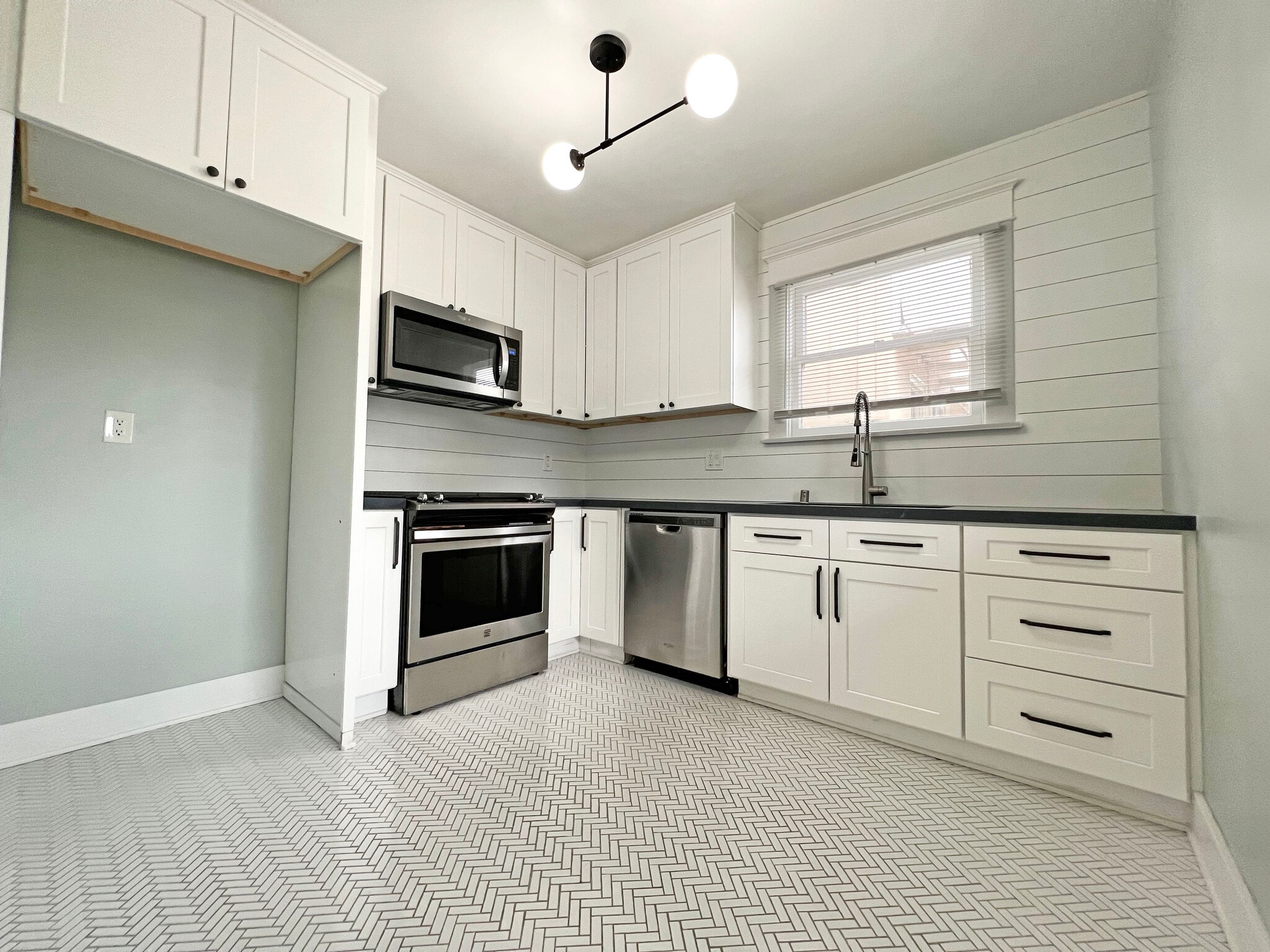 Building Photo - 347 N Colorado Pl