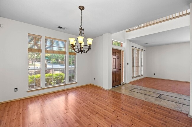 Building Photo - 1601 Chasewood Dr