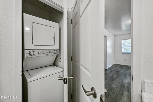 Building Photo - 3065 N 67th Ave