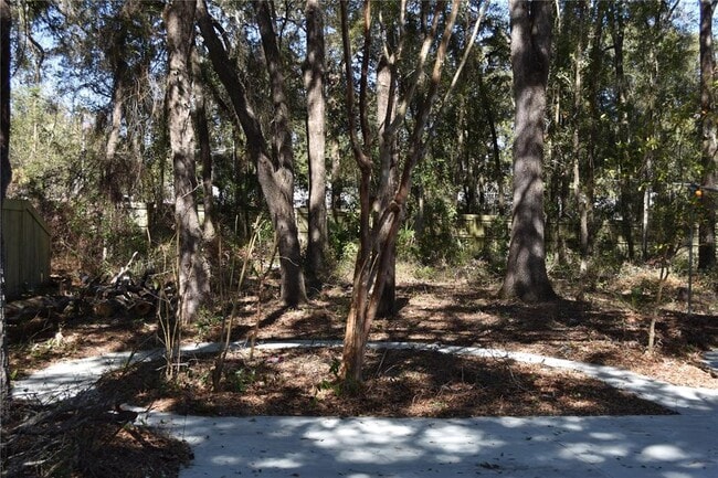 Building Photo - 2406 SW 98 Dr